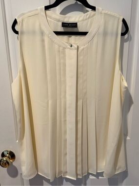 Lane Bryant Ivory Pleated Sleeveless Top 18